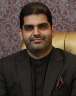 Portrait of Munir Mehmood Trunkwala, Managing Director